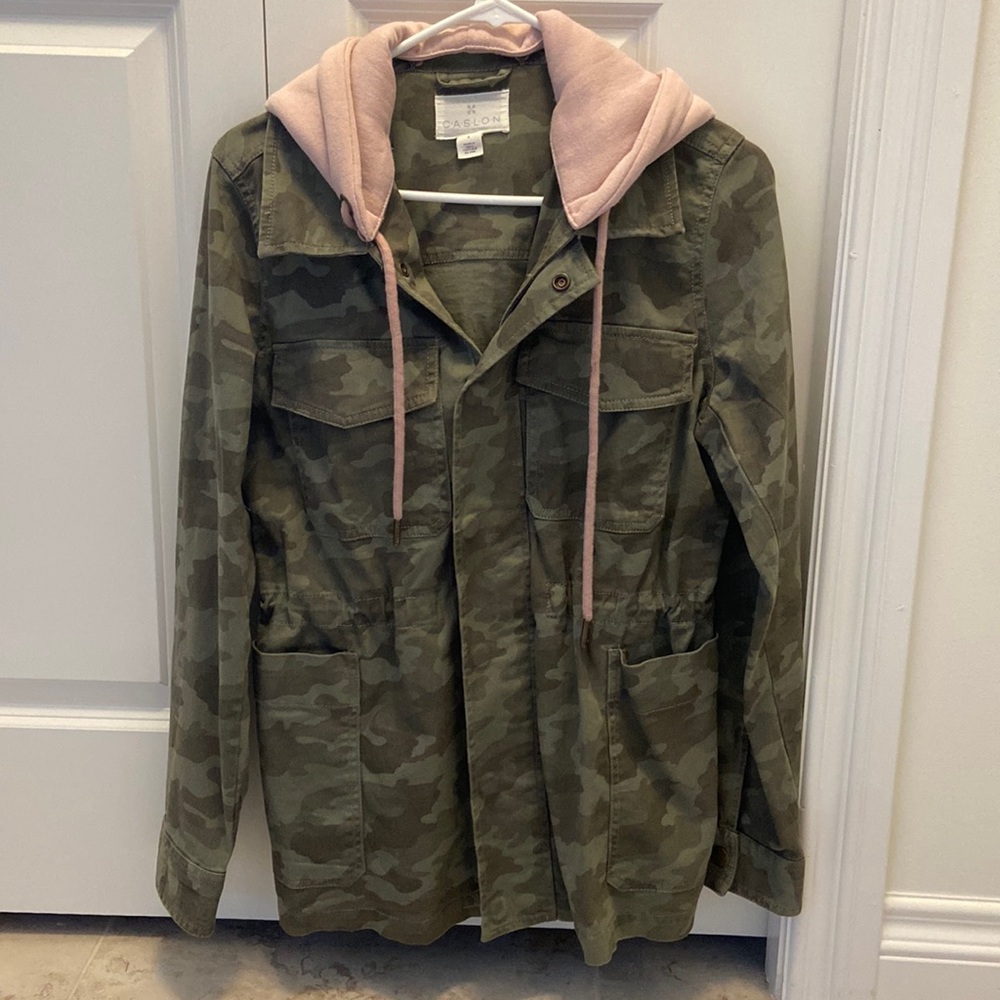 Spring / fall jacket Caslon camo Jacket with removable hood size small